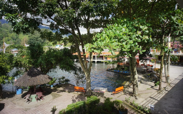 Pandu Lakeside Hotel Parapat - Toba Lake