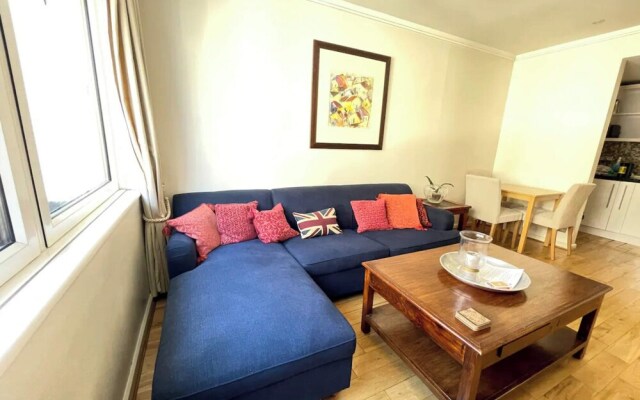 Bright & Central 1BD Flat - Kensington