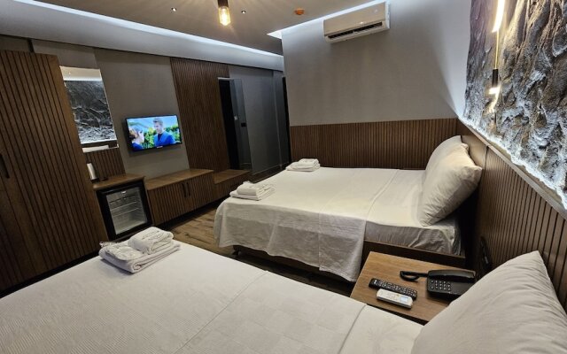 Rever Hotel