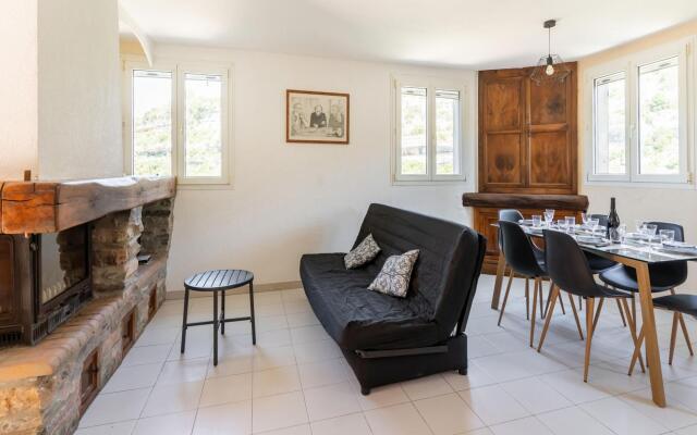 Cosy Holiday Home in Minerve With Garden