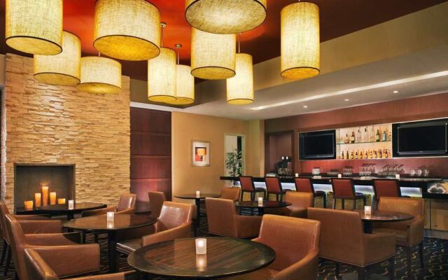 Courtyard by Marriott Los Angeles - Sherman Oaks