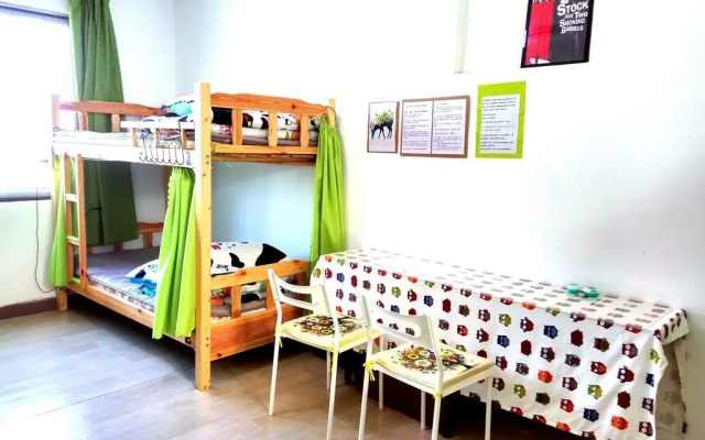 Zhuhai Chuntian Huahua Youth Hostel