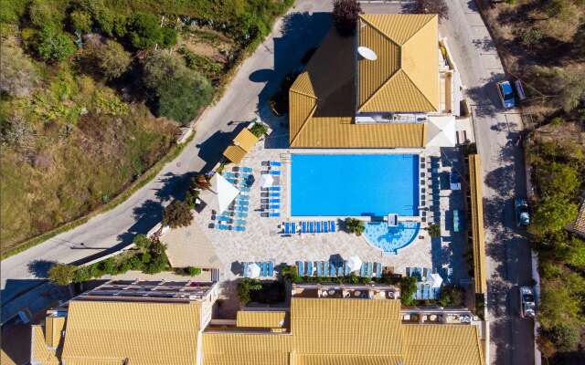 Kavos Plaza Hotel