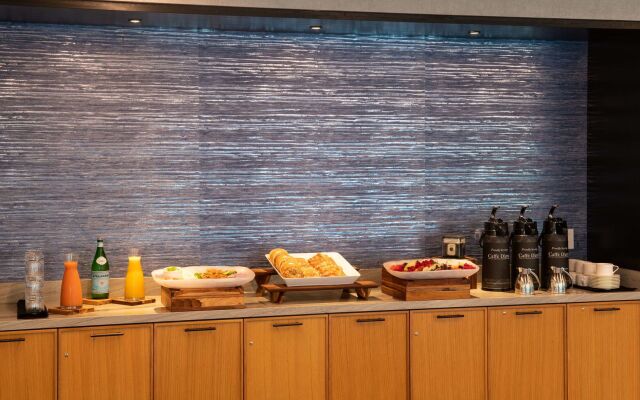 The Charter Hotel Seattle, Curio Collection by Hilton