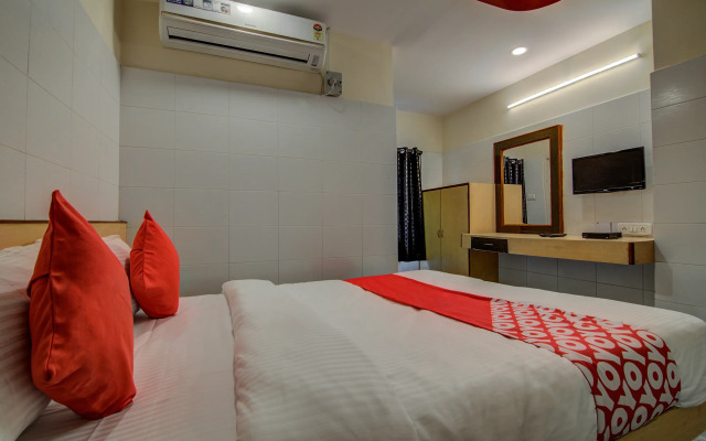 OYO 14669 Mayur's Residency