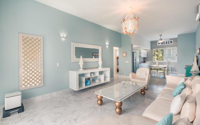 Playa Bonita Lavish Apartment at Lake View 42B