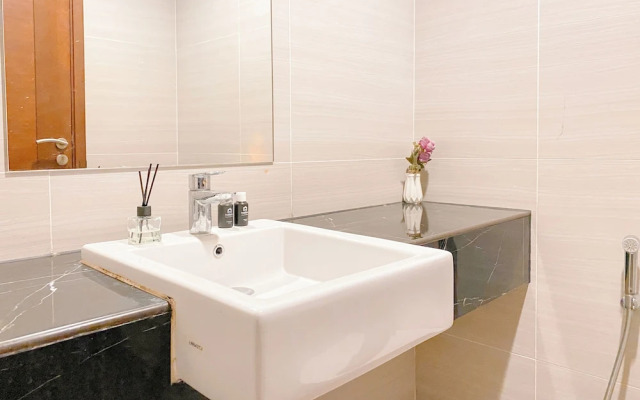 Homey And Cozy Living Studio At West Vista Apartment