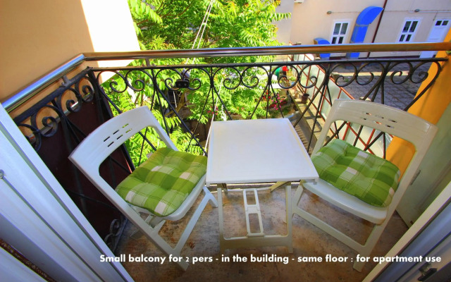 Top Center Apartment