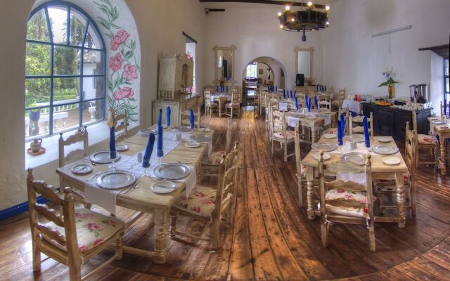 Hosteria Hacienda Pinsaqui