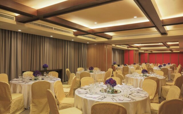 Holiday Inn & Suites Makati by IHG