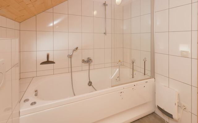 Luxurious Chalet by the Ski-slope in Hohentauern With Infrared Sauna