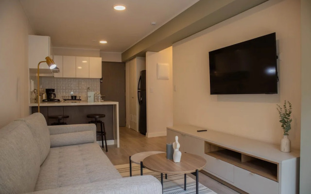 w Wonderful 1BR w Balcony in Miraflores