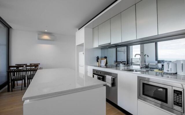 Cozy APT Seaview Next to Southern Cross/pool/gym