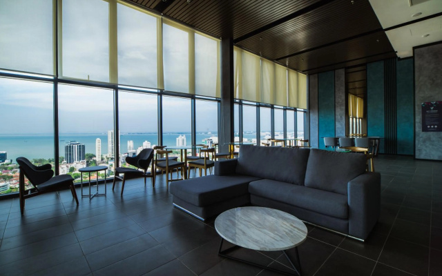 Muji Home 1 - Sea and City View 2BR at 218 Tropicana NEAR Komtar FoodHeaven Heritage with Netflix – Balcony – George Town