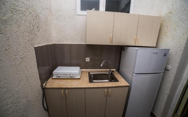 12 Nikoloz Izashvili Street