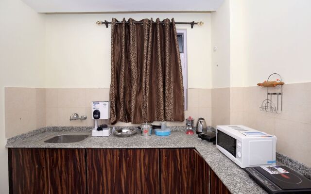 OYO 10165 Home 2BHK Snow View Apartment