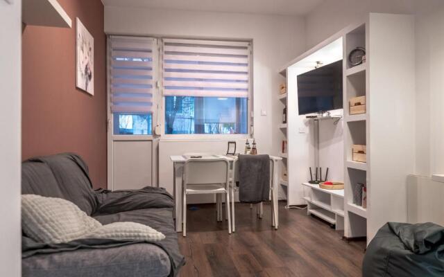 Cute&Cozy 2BD Flat with Balcony