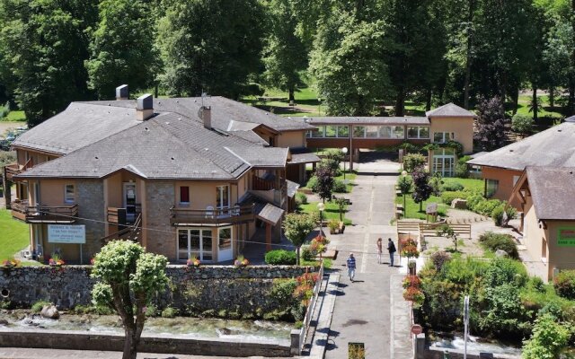 Logement n209 6pers face aux Thermes