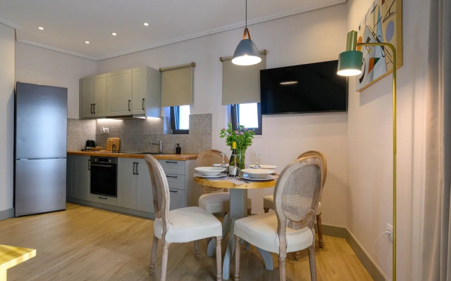 Kannas Mani-Luxury Suites- Adults friendly 14+