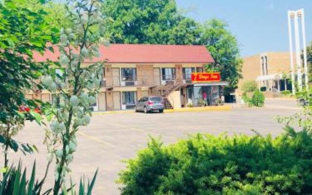 Econo lodge West of the Falls