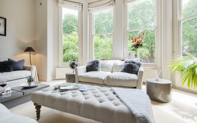 The Gloucester Road Deluxe - JML