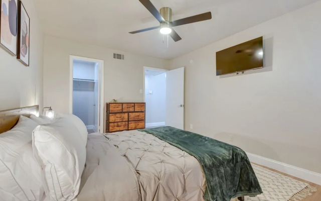 Near Stadiums: Grand Prairie Apt w/ Pool Access