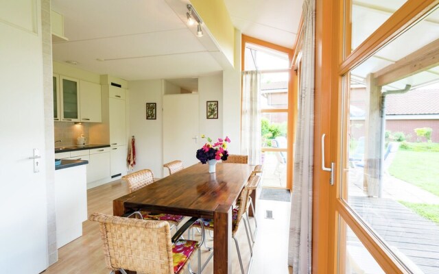 Comfortable Waterside Holiday Villa