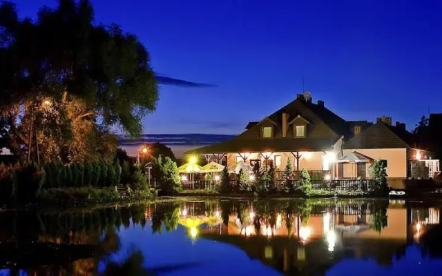 Hotel Nad Stawem