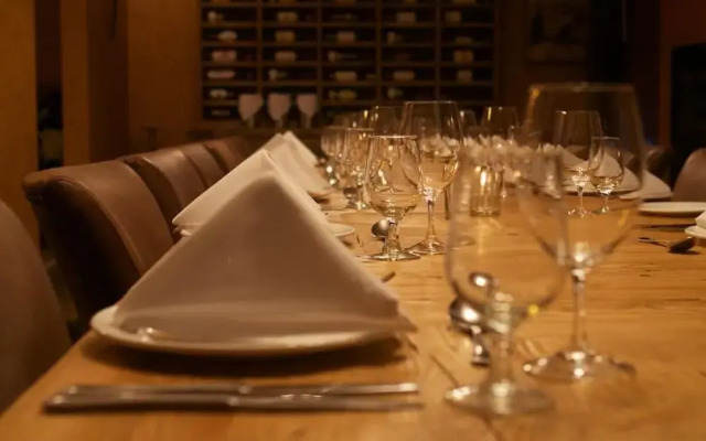 Mountain Side Hotel Whistler by Executive