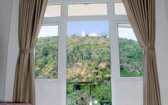 Coca Hotel & Apartment