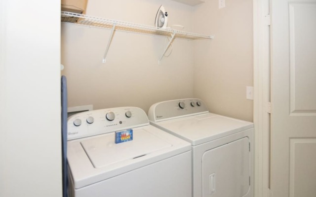 Vacation Townhome Next to Parks Cb3163