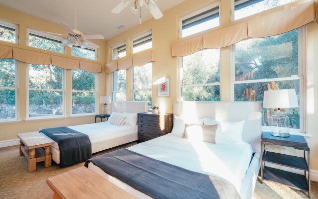 Oak Manor - Callaway