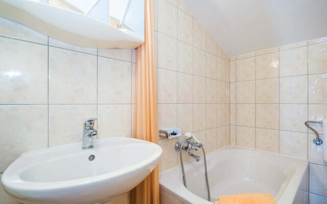 Beautiful Home in Barbat With Wifi and 2 Bedrooms