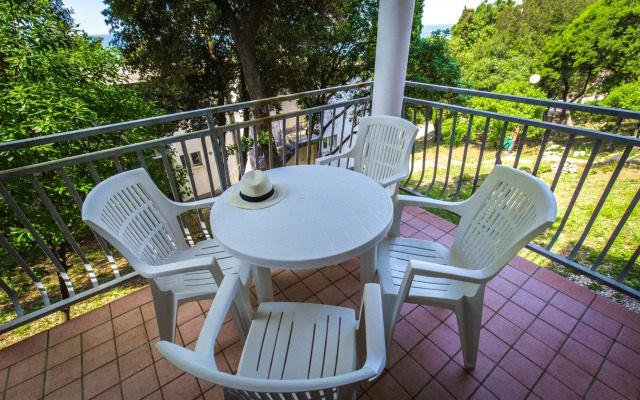 Splendid Golden Rocks Resort