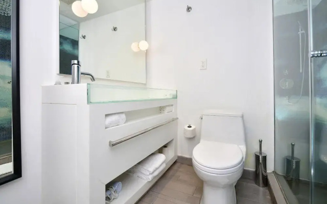 Miami World Rental - Mondrian 808