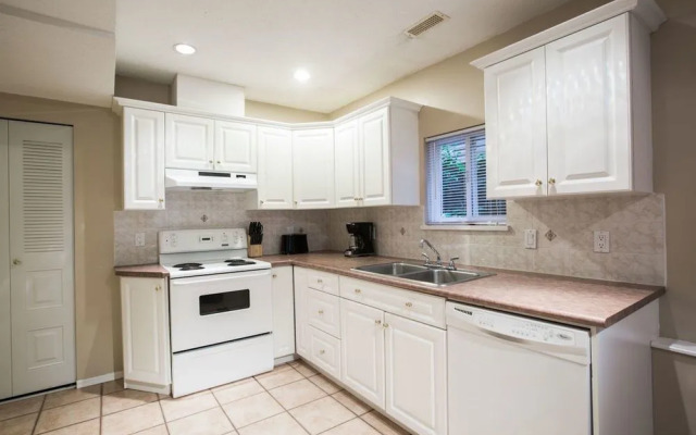 Bayside 3BR in Kitsilano by Sonder