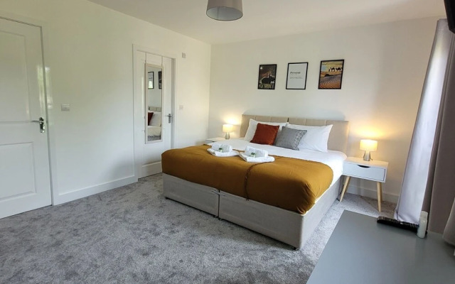 House of 4 Chimneys by Your Lettings UK