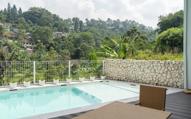 Lavender Rooftop 3BR Villa with a Heated Private Pool