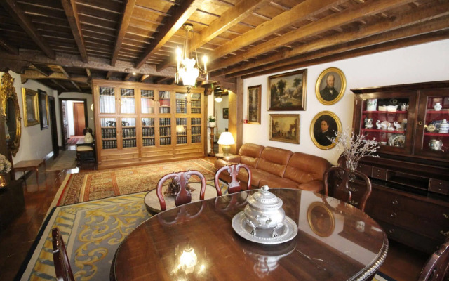 Hotel Santillana