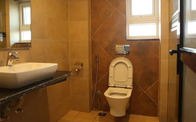 Kings Hotel Rajkuti