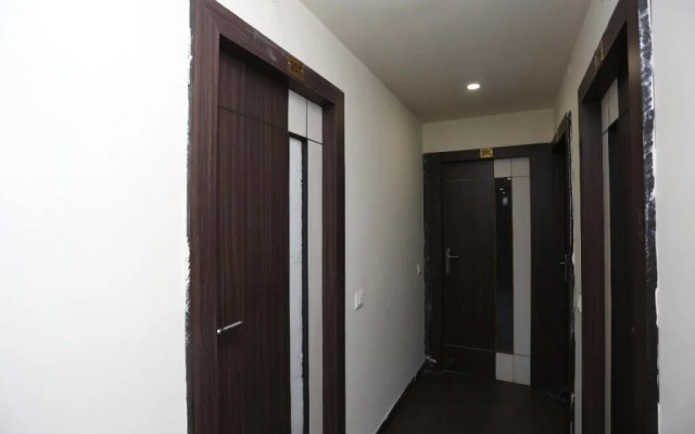 Hotel Crown Plaza By OYO Rooms