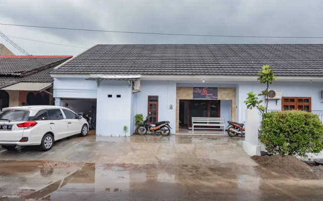 The Lima Guest House Syariah RedPartner