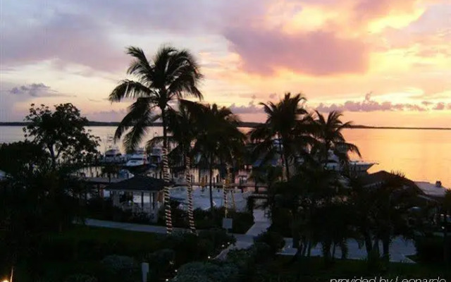 Romora Bay Resort & Marina