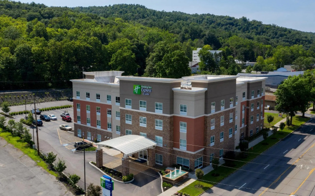 Holiday Inn Express & Suites Ithaca by IHG