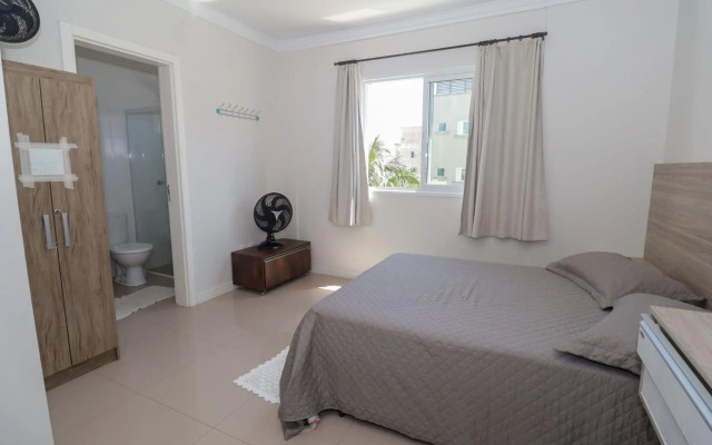 377 - Belissimo apartamento na praia de Bombas