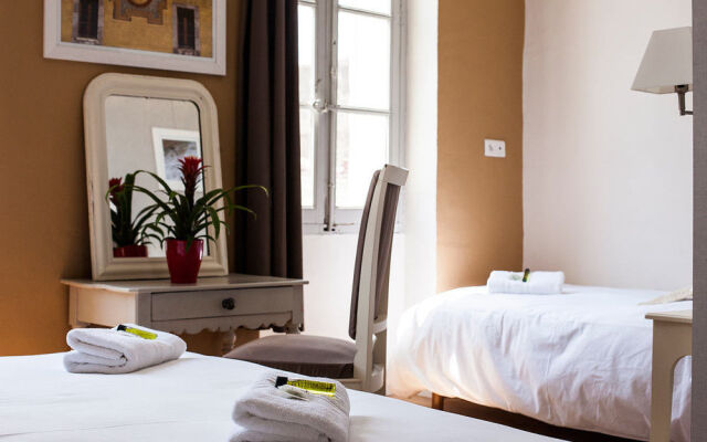 Hôtel Restaurant lArbre de Mai