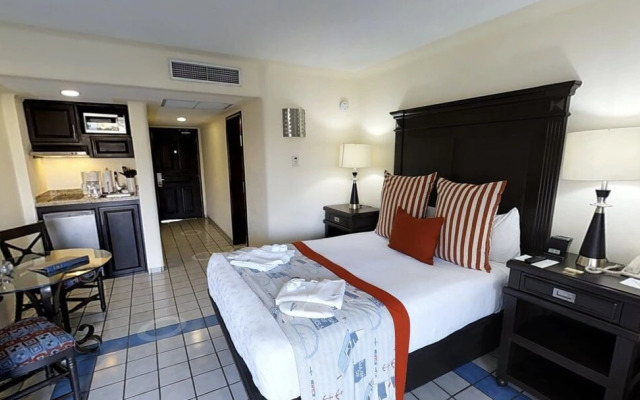 Nicest JR Suite Studio IN Cabo Downtown Marina, Cabo San Lucas