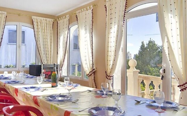 Villa - 8 Bedrooms with Pool and WiFi - 106437