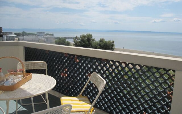 Adorable Seaview Flat at Grado Pineta