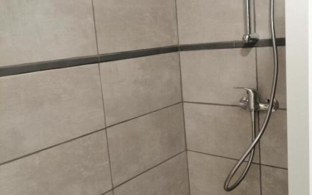 Joyeuse, superbe appartement d'environs 30m2.